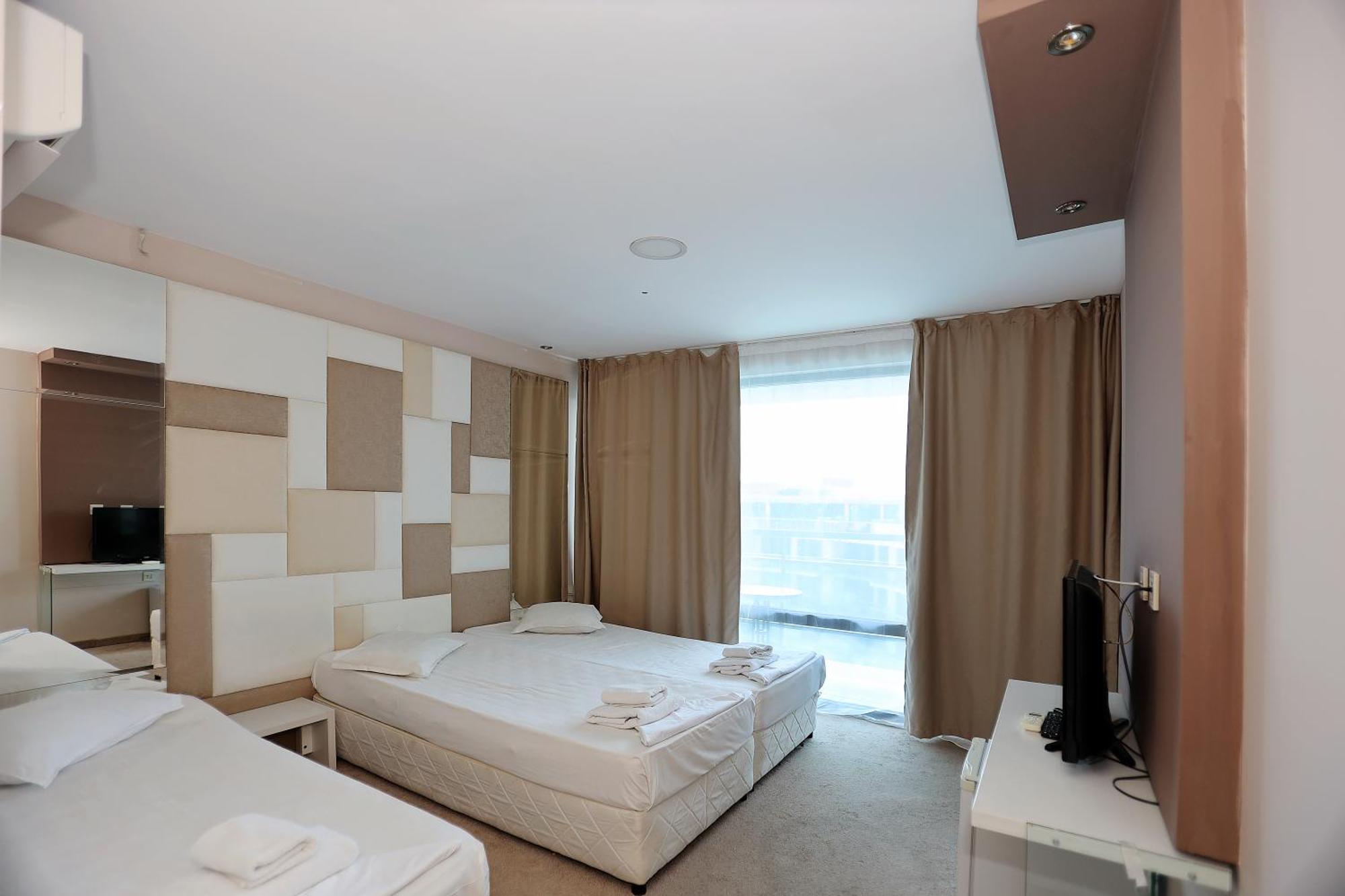 סאני ביץ' Riviera Blue Hotel מראה חיצוני תמונה