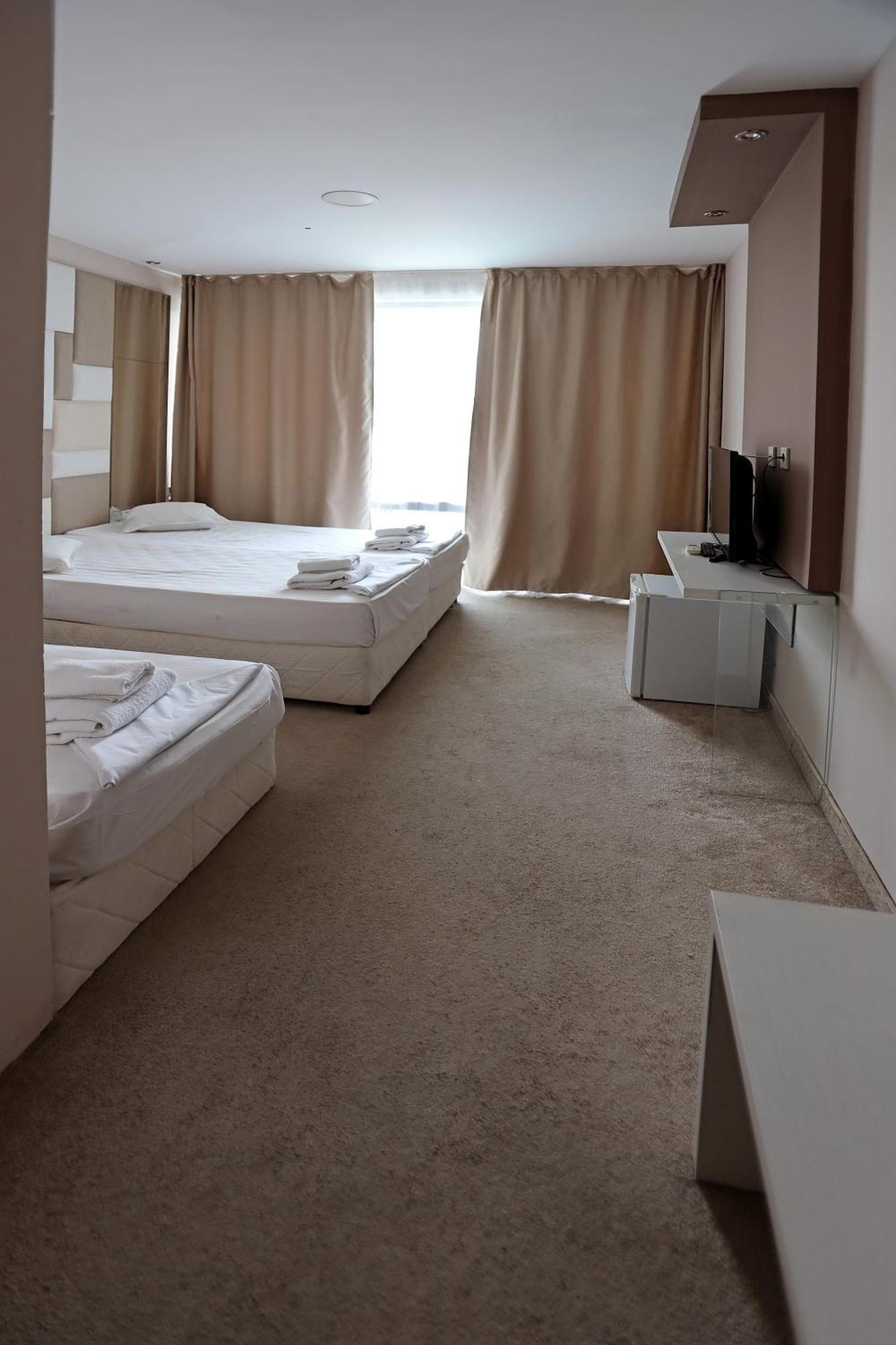 סאני ביץ' Riviera Blue Hotel מראה חיצוני תמונה