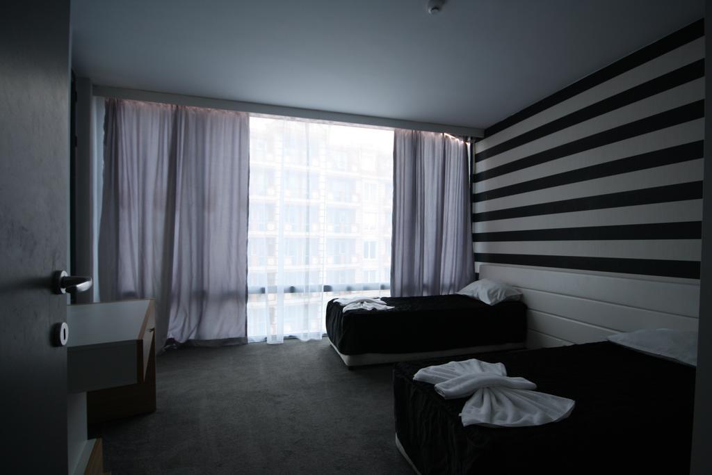 סאני ביץ' Riviera Blue Hotel מראה חיצוני תמונה